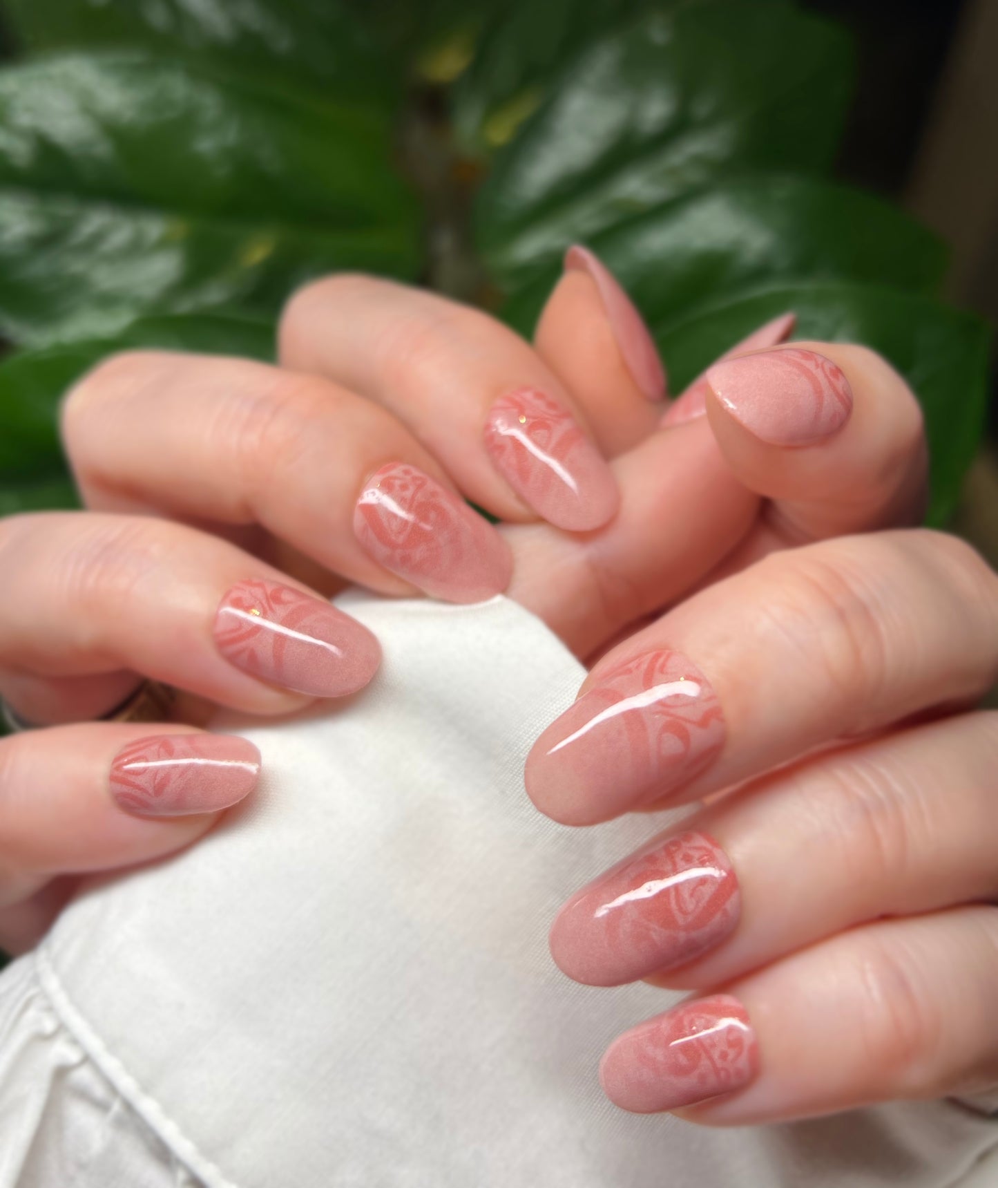 Miracle Art Salon Acrylic Nails Medium Round , 24 Pieces Dark Pink Calligraphy R24007