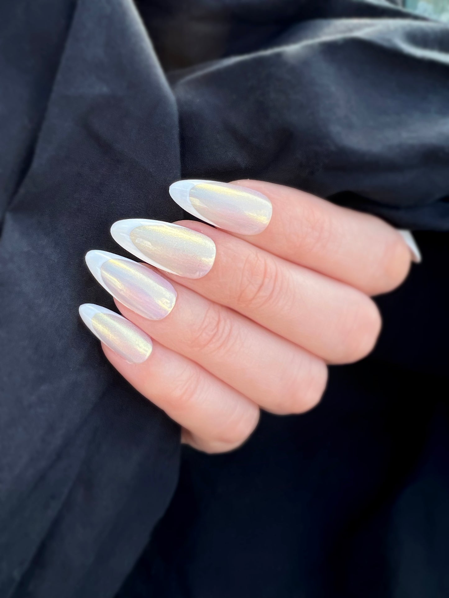 Miracle Art Salon Acrylic Nails Almond, 26 Pieces Gold French Shiny AL26011