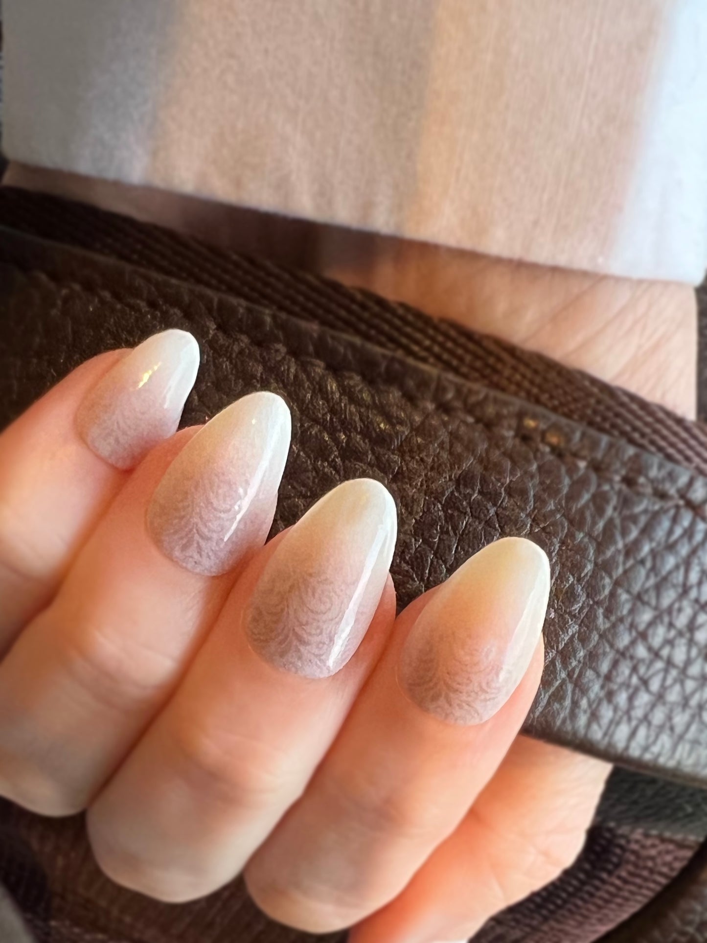 Miracle Art Salon Acrylic Nails Short Length, 24 Pieces Plum ombre "Almond extra short "AES24001
