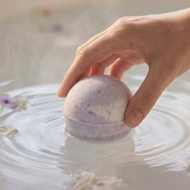 Organic natural essential oil bath bombs gift set for moisturizing dry skin